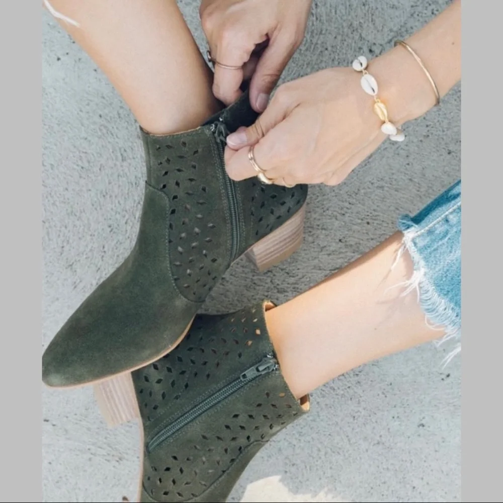 NIB Soludos Lola Perforated Pointed Toe Heeled Ankle Bootie Boots Olive Suede 8M - Picture 13 of 14